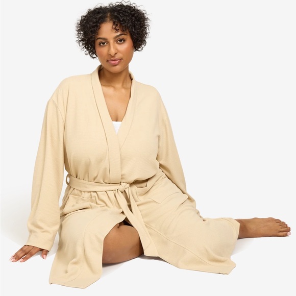 Line & Dot Waffle Knit Robe - Picture 2 of 8